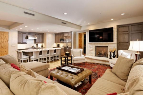 Obermeyer Place Unit 102 Park, Expansive Luxury Condo Walking Distance to Gondola & Restaurants